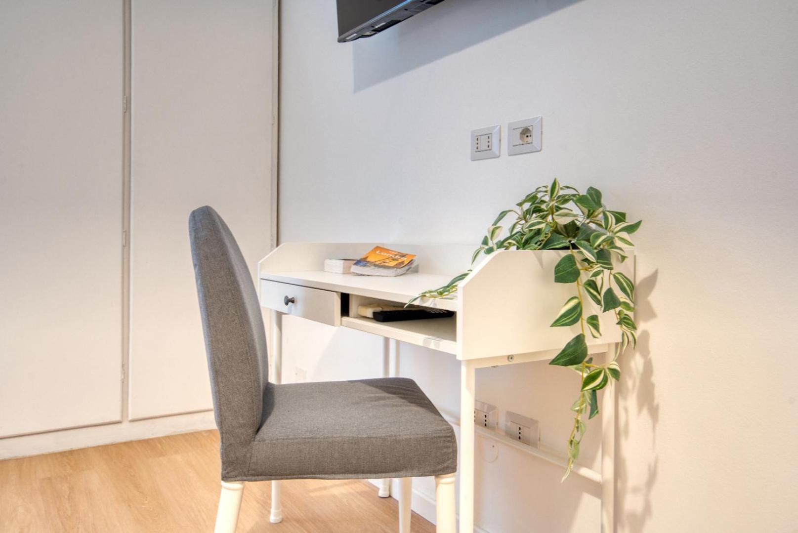 Italianflat - Elegant Suites With Balcony In Navigli Milano Ngoại thất bức ảnh